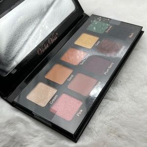 NEW Violet Voss Essentials Eye Shadow Palette